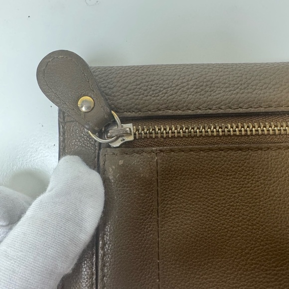 Chloe Bi-Fold Wallet Flap Pebbled Brown Leather Wallet with Gold Clasp - Picture 16 of 16